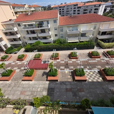 Les Pins Bleus-3 By Interhome Appartement